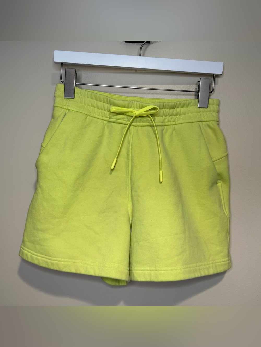 Lululemon Loungeful High-Rise Short Electric Lemon